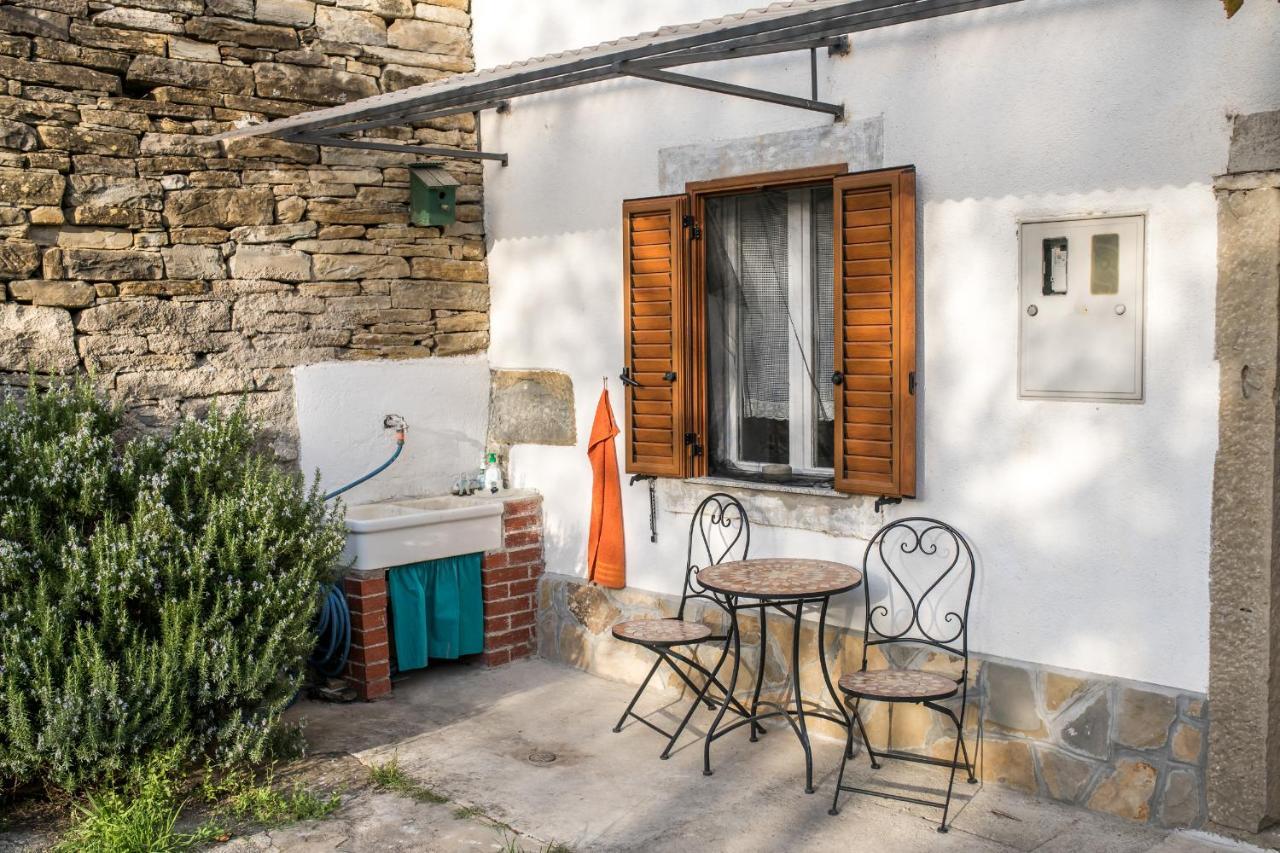 Seki Sest Villa Socerga Exterior photo