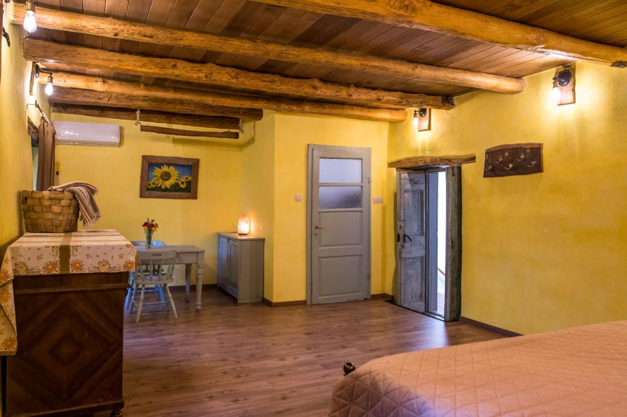 Seki Sest Villa Socerga Exterior photo
